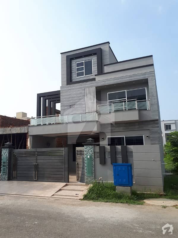 10 Marla Facing Park Brand New House For Sale In Sector M-2a Lake City