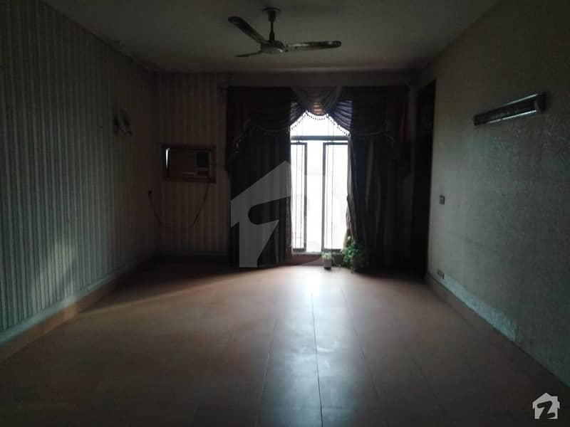 گارڈن ٹاؤن - اتاترک بلاک گارڈن ٹاؤن لاہور میں 6 کمروں کا 1 کنال مکان 5.25 کروڑ میں برائے فروخت۔