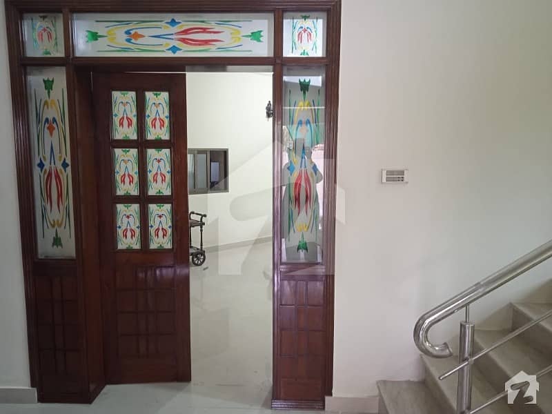 پی آئی اے ہاؤسنگ سکیم لاہور میں 3 کمروں کا 1 کنال مکان 1.2 لاکھ میں کرایہ پر دستیاب ہے۔