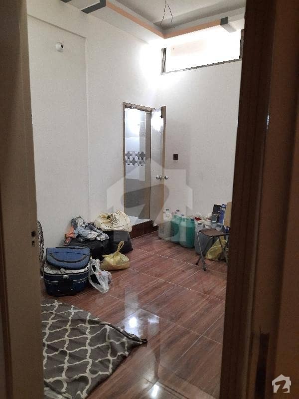 گولڈن ٹاؤن ملیر کراچی میں 2 کمروں کا 4 مرلہ فلیٹ 22 ہزار میں کرایہ پر دستیاب ہے۔