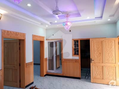 فیصل ٹاؤن - ایف ۔ 18 اسلام آباد میں 6 کمروں کا 8 مرلہ مکان 2.3 کروڑ میں برائے فروخت۔