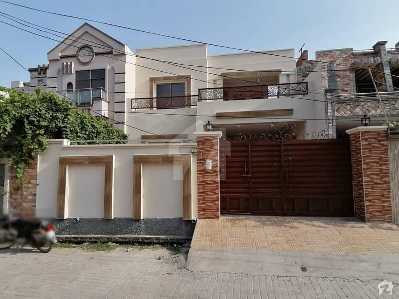 A Palatial Residence For Sale In Shadman Colony Gujrat