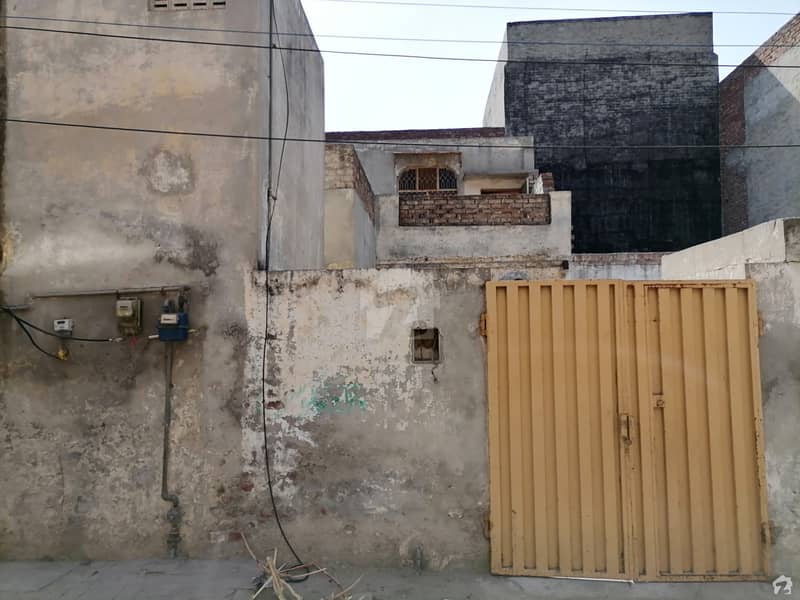گرین ٹاؤن سیکٹر ڈی 2 لاہور میں 2 کمروں کا 4 مرلہ مکان 60 لاکھ میں برائے فروخت۔