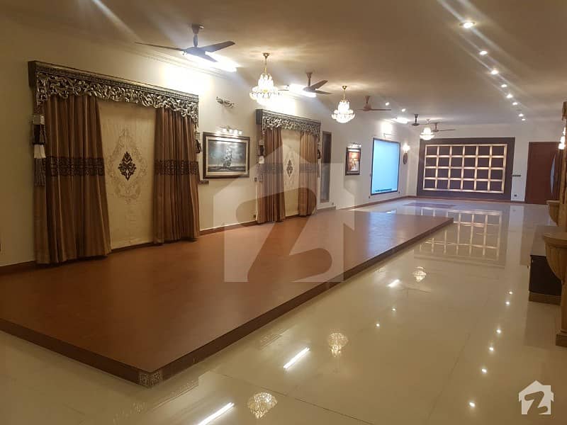 Upper Portion Of 1000  Square Yard Is Available For Rent In Dha Defence, Karachi
