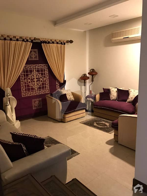 ڈیفینس رایا ڈی ایچ اے ڈیفینس لاہور میں 5 کمروں کا 1 کنال مکان 3 لاکھ میں کرایہ پر دستیاب ہے۔