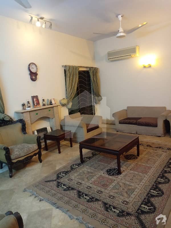 1 Kanal Lower Portion With 2 Bed Attached Tv Lounge Drawing Dining Kitchen Store Servant Quarter Cars Parking