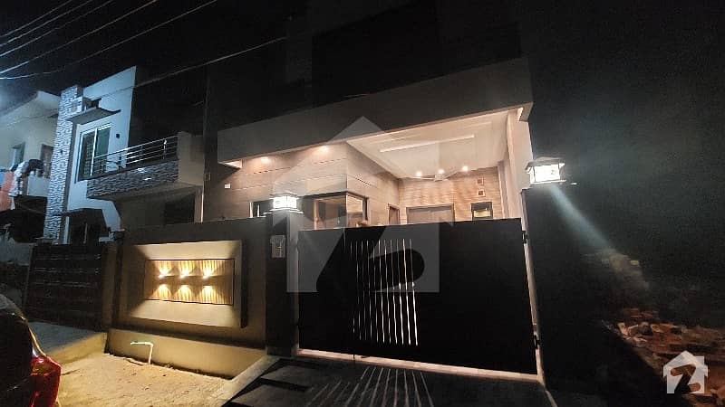 بینکرز کوآپریٹو ہاؤسنگ سوسائٹی لاہور میں 3 کمروں کا 5 مرلہ مکان 1.5 کروڑ میں برائے فروخت۔