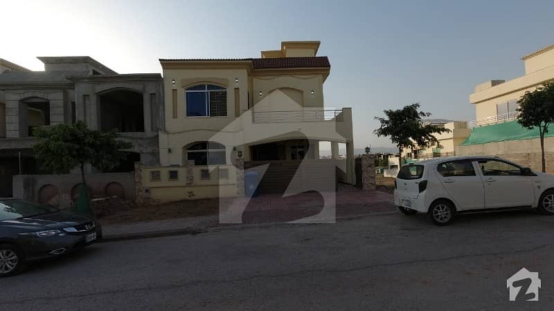 ideal location 10 marla 5bedrooms brand new house for sale in bahria enclave Islamabad sector c1
