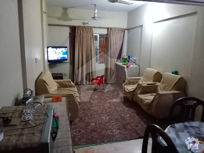 3 Side 5 Rooms Corner Flat For Sale In Nagan Chorangi 52 Lacs With Roof