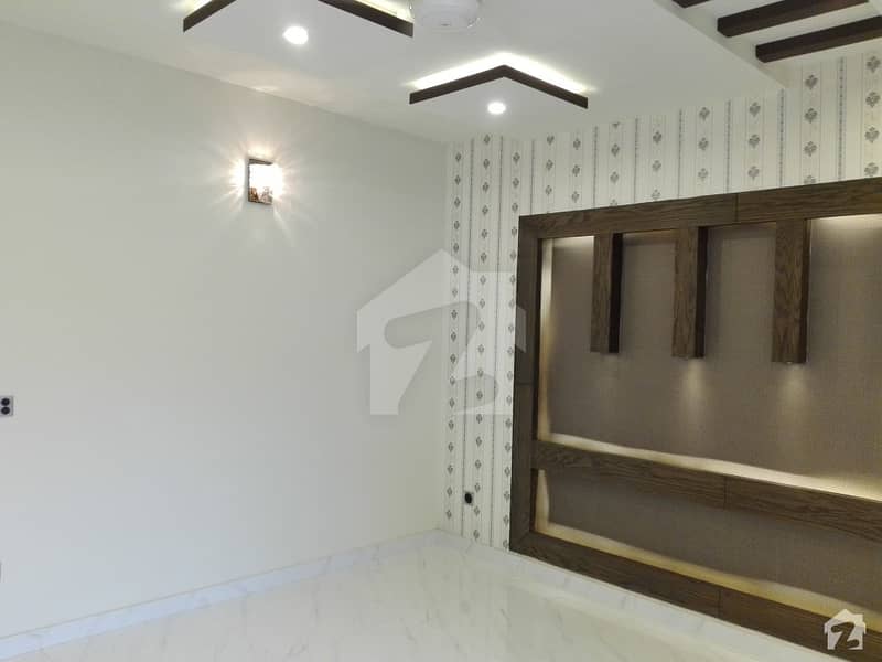 10 Marla Spacious House Available In Tariq Gardens For Sale