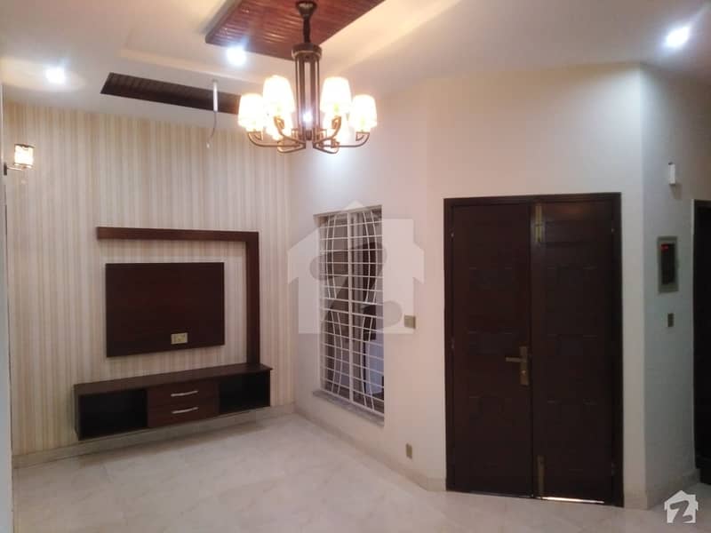 Stunning and affordable Upper Portion available for Rent in Wapda Town