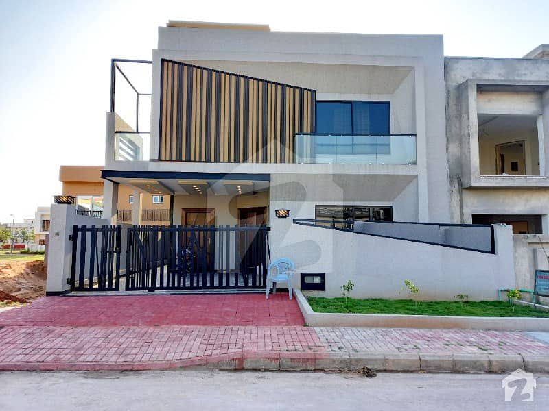 بحریہ ٹاؤن فیز 8 بحریہ ٹاؤن راولپنڈی راولپنڈی میں 5 کمروں کا 10 مرلہ مکان 2.75 کروڑ میں برائے فروخت۔