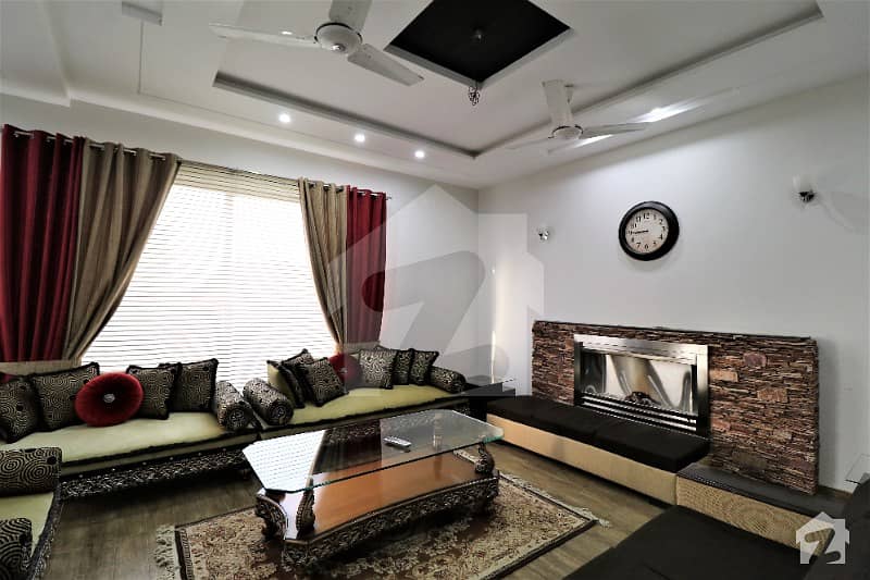 1 kanal well-maintained 5 beds used bungalow for sale in valencia town lahore