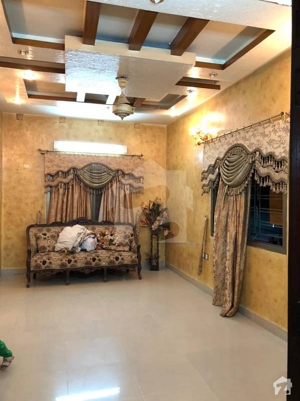 In GulshanEIqbal Town Flat For Rent Sized 1800 Square Feet