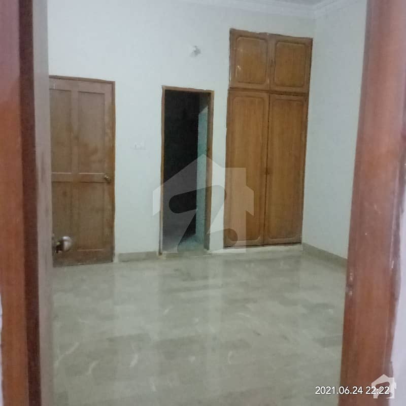 Get This Amazing 1080  Square Feet Lower Portion Available In Kamran Chowrangi