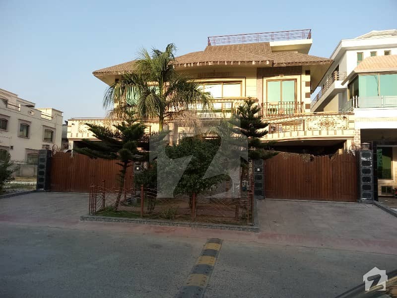 1 Kanal Triple Storey Luxury House For Sale In E-11 Multi Professional