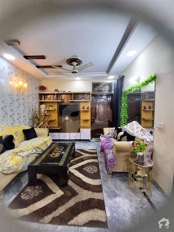 نیواقبال پارک کینٹ کینٹ لاہور میں 3 کمروں کا 4 مرلہ مکان 1.05 کروڑ میں برائے فروخت۔