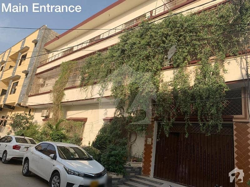 گلستان جوہر - بلاک 9-A گلستانِ جوہر کراچی میں 8 کمروں کا 8 مرلہ مکان 3.8 کروڑ میں برائے فروخت۔