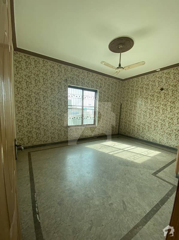 سبزہ زار سکیم ۔ بلاک کے سبزہ زار سکیم لاہور میں 2 کمروں کا 10 مرلہ بالائی پورشن 25 ہزار میں کرایہ پر دستیاب ہے۔