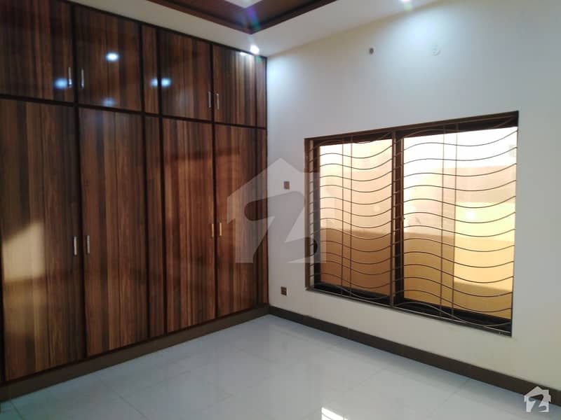 Buy A Centrally Located 10 Marla House In Al Jalil Garden
