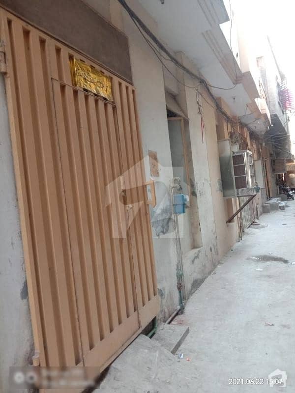 بسطامی روڈ سمن آباد لاہور میں 2 کمروں کا 2 مرلہ مکان 60 لاکھ میں برائے فروخت۔