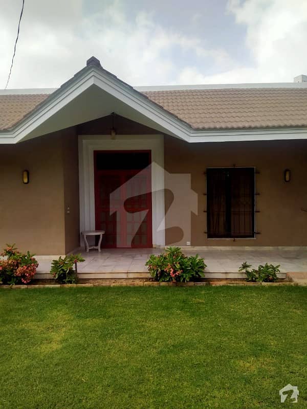 Bungalow For Sale In Clifton Block 2