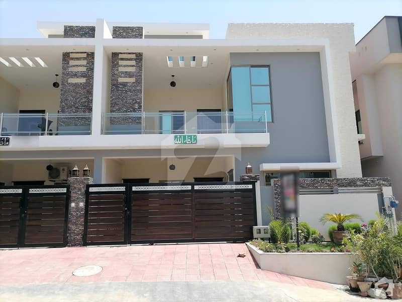 فیصل ٹاؤن - ایف ۔ 18 اسلام آباد میں 7 کمروں کا 7 مرلہ مکان 2.55 کروڑ میں برائے فروخت۔