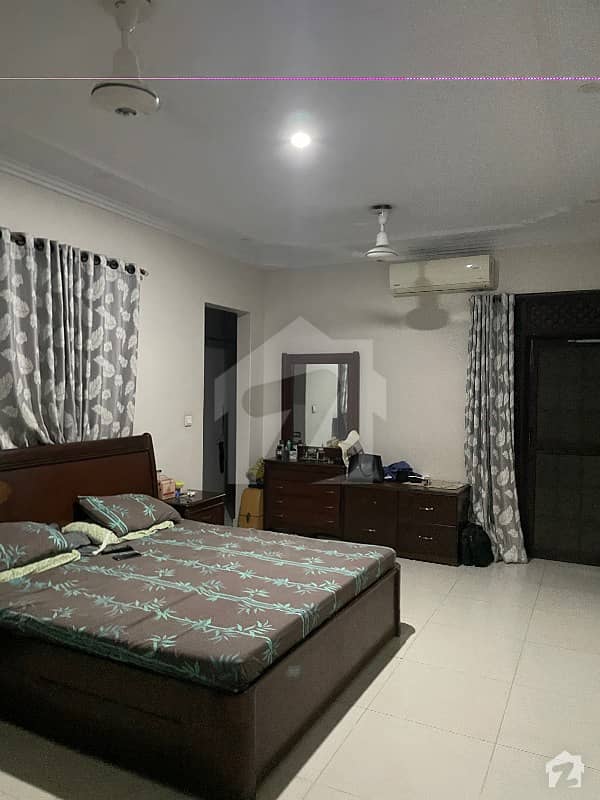 2nd Floor 2 Bed Lounge Available For Rent