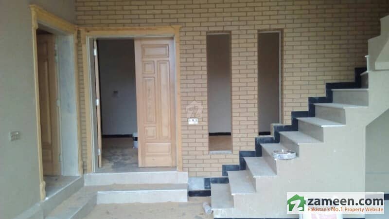 افشاں کالونی راولپنڈی میں 6 کمروں کا 10 مرلہ مکان 2. 25 کروڑ میں برائے فروخت۔
