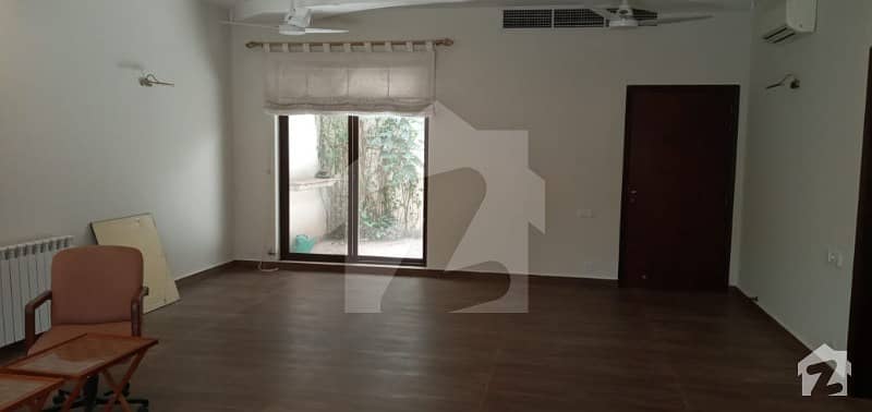 500 Sq Yd Beautiful Double Storey House For Rent 6 Bed Ac And Heating System Installed
