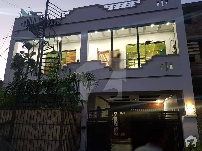 سوان گارڈن اسلام آباد میں 7 کمروں کا 8 مرلہ مکان 1.9 کروڑ میں برائے فروخت۔