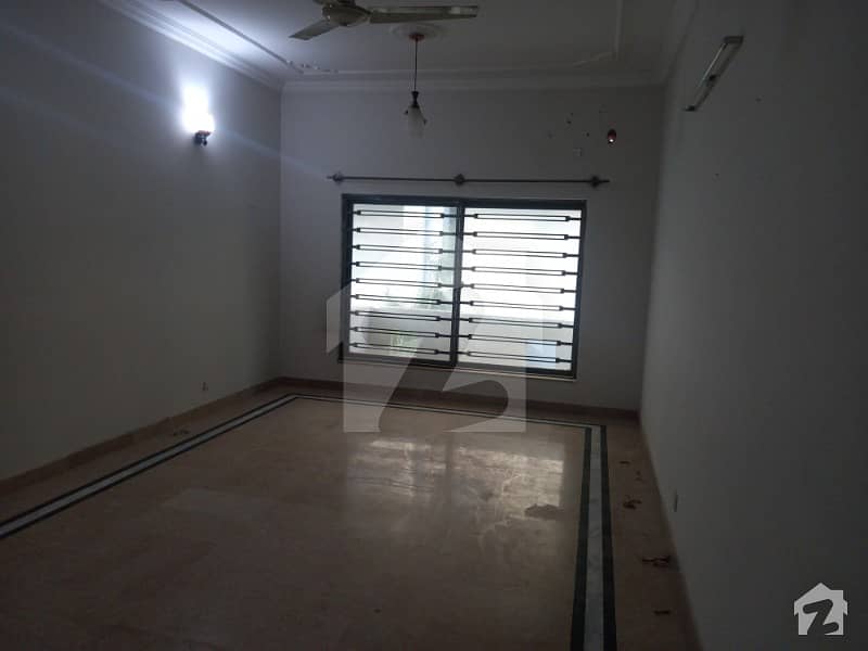 E-11/1 Mpchs Out Class 3 Bed Room Ground Portion For Rent