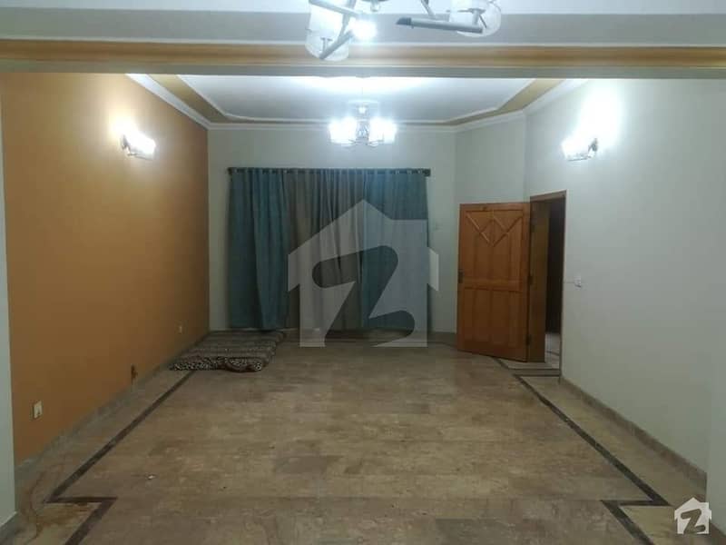 Sadiqabad House Sized 675  Square Feet Is Available