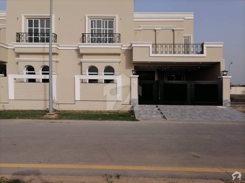 A Good Option For Sale Is The House Available In Lower Canal Road In Faisalabad