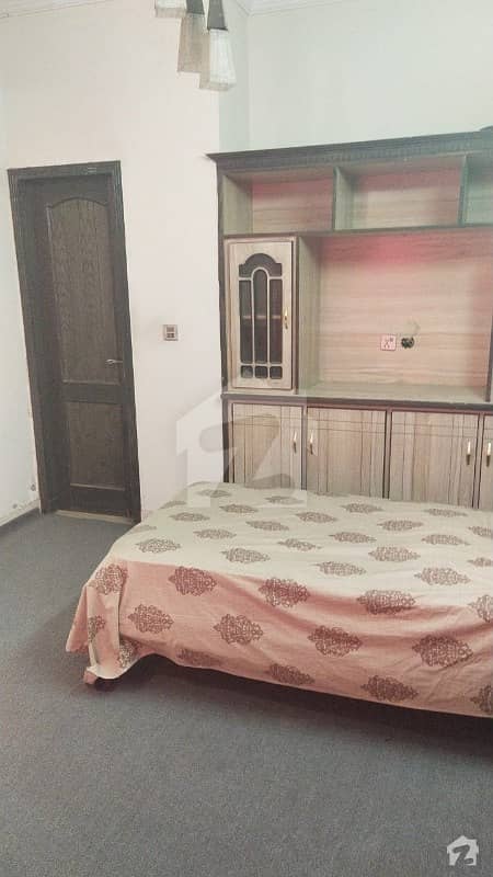 1 Bed Room Frunished Available For Rent.