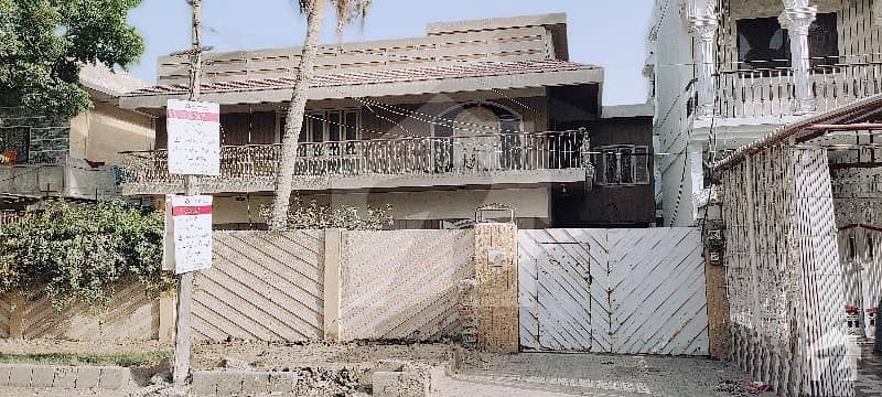 House Ground Plus 1  Commercial Street Prime Location 100 Feet Road Facing  North Karachi Sector 11c 1