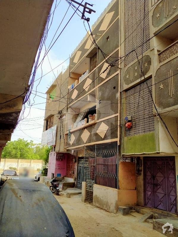 بلدیہ ٹاؤن کراچی میں 6 کمروں کا 5 مرلہ مکان 1.6 کروڑ میں برائے فروخت۔