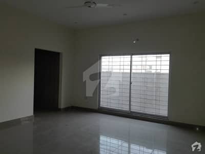 Upper Portion Sized 8  Marla Is Available For Rent In Zarrar Shaheed Road - Cantt