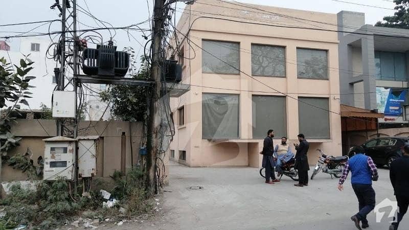 2 Kanal 5 Marla Life Time Commercial  Pad Building Link Mm Alam Road