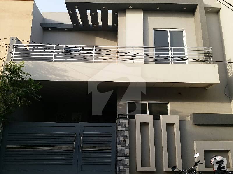 کینال روڈ فیصل آباد میں 3 کمروں کا 5 مرلہ مکان 1.3 کروڑ میں برائے فروخت۔
