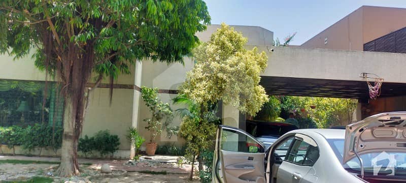 Dha  Phase 3 W  2 Kanal Beautiful Bungalow  For Sale