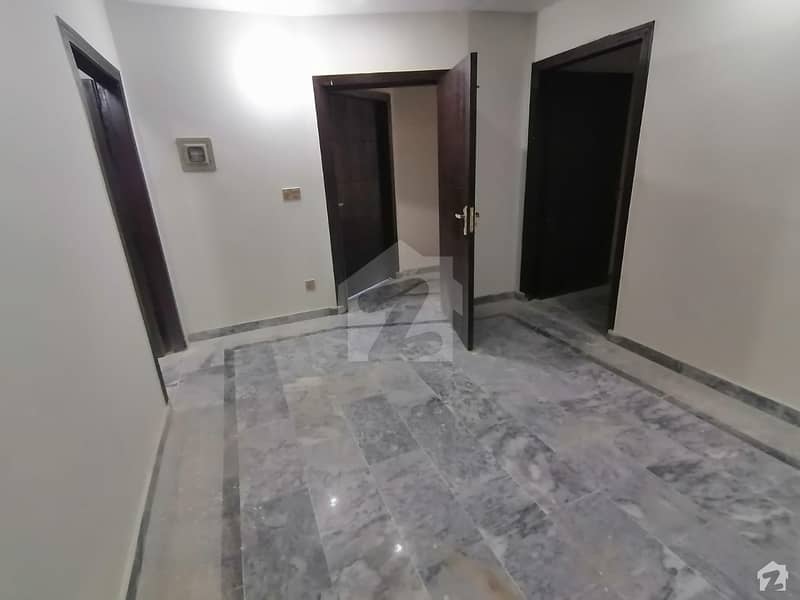 Flat Available For Rent In Husnain Shopping Mall Near Harron Chowk