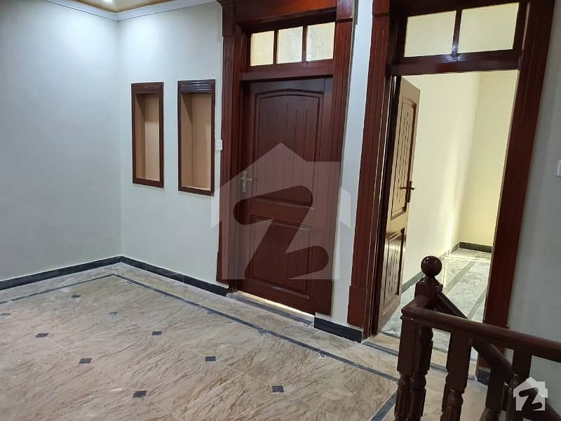 ارباب سبز علی خان ٹاؤن ایگزیکٹو لاجز ارباب سبز علی خان ٹاؤن ورسک روڈ پشاور میں 5 کمروں کا 4 مرلہ مکان 1.15 کروڑ میں برائے فروخت۔