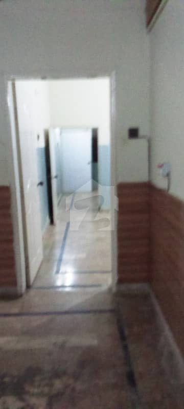 Portion 120 Yd 2 Bed Ground Floor For Rent Block 18 F. b. Area