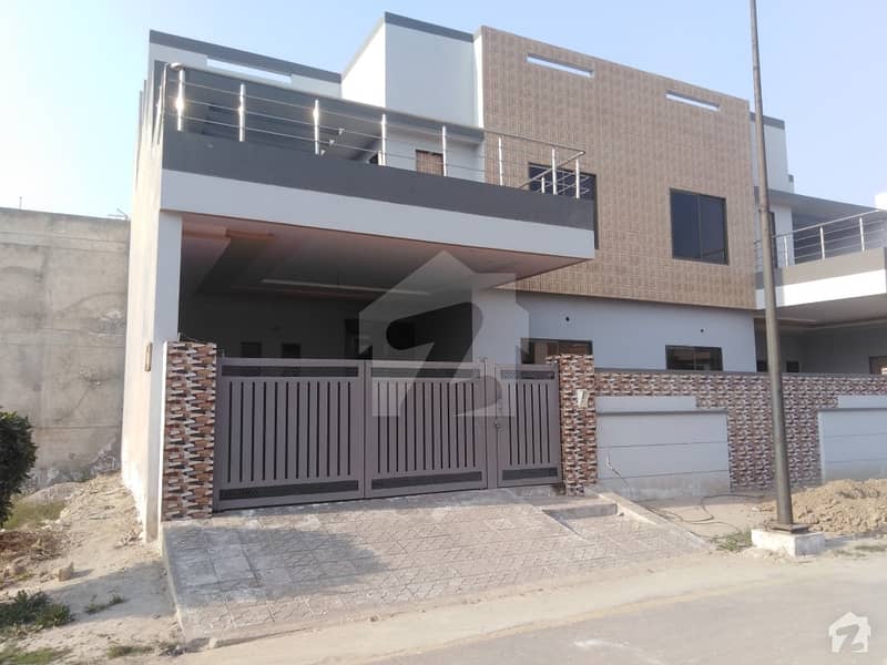 5 Marla House In Satiana Road Is Available