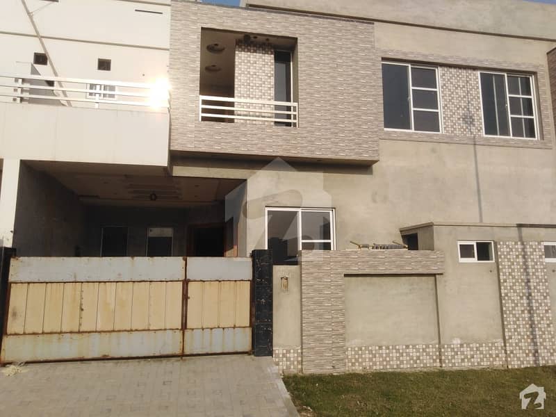 5 Marla House Is Available In Satiana Road