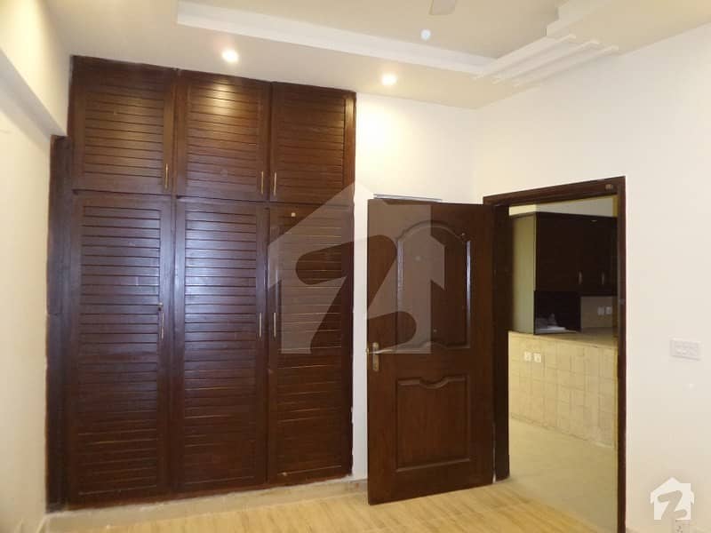 1 Kanal House Is Available For Rent