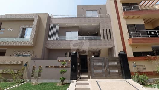 In Izmir Town Extension - Block P1 1575 Square Feet Houses For Sale