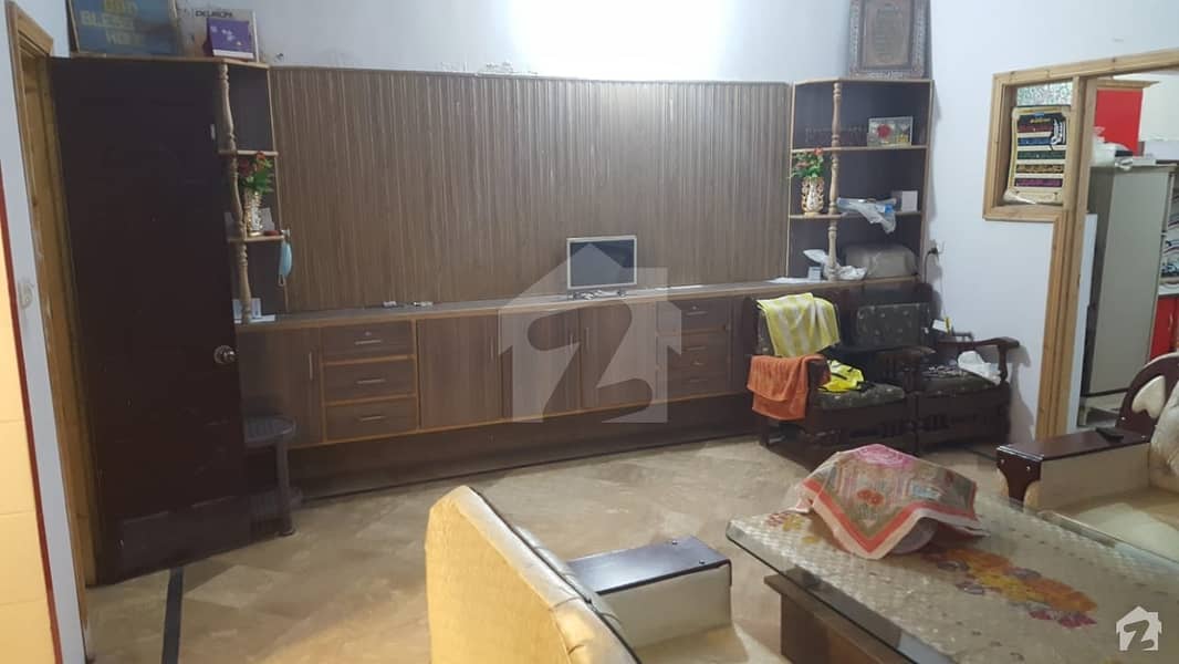 مدینہ ٹاؤن فیصل آباد میں 4 کمروں کا 4 مرلہ مکان 1 کروڑ میں برائے فروخت۔