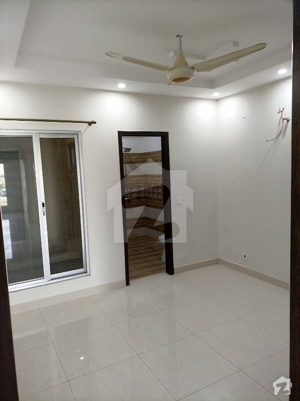 State Life Society B Block Main Goal Chakar 4 Marla Commercial Flat Available For Rent